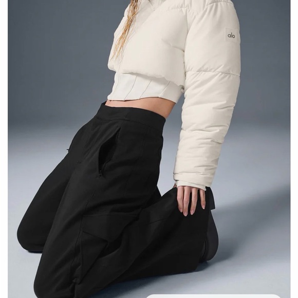 Alo Main Act Corset Puffer Jacket - Picture 4 of 8